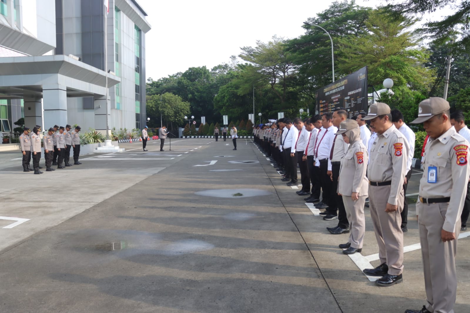 Perwira Sat Reskrim Menjadi Komandan Apel Pagi Polresta Tangerang