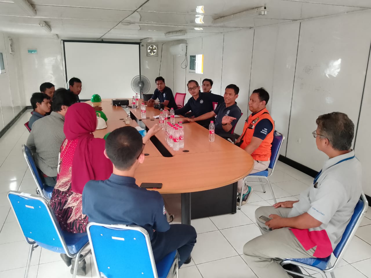 Unit Inafis Polresta Tangerang Dampingi Puslabfor Lakukan Pemeriksaan di TKP Kebakaran Pabrik