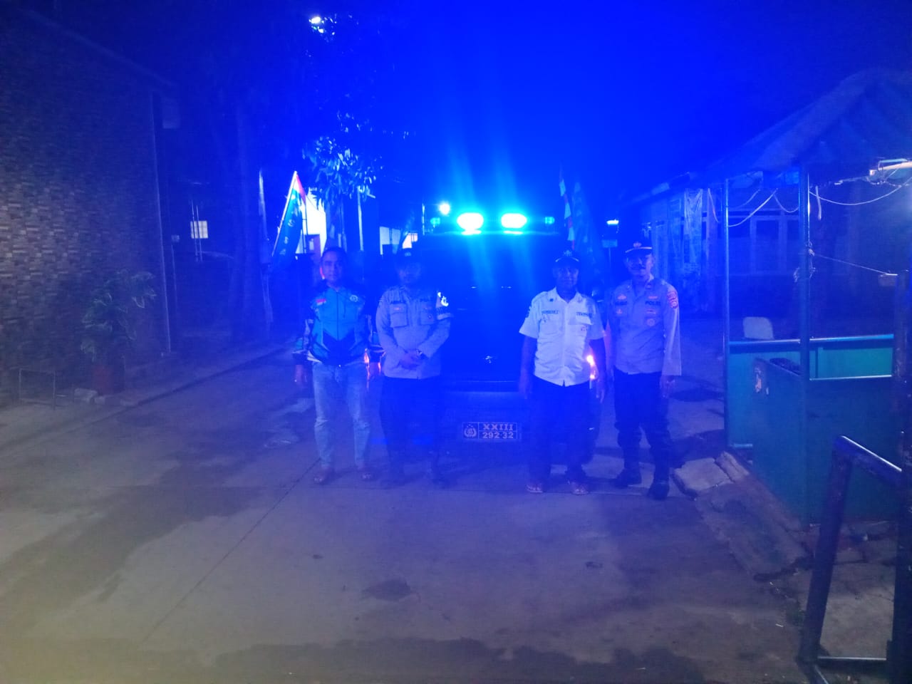 Kabupaten Tangerang – Dalam rangka cipta kondisi situasi Kamtibmas, Kepolisian Sektor Rajeg jajaran Polresta Tangerang Polda Banten menggelar Ops Cipta kondisi atau patroli Kegiatan Rutin Yang Ditingkatkan, di wilayah Kecamatan Rajeg Kabupaten Tangerang, Senin (02/12/2024).