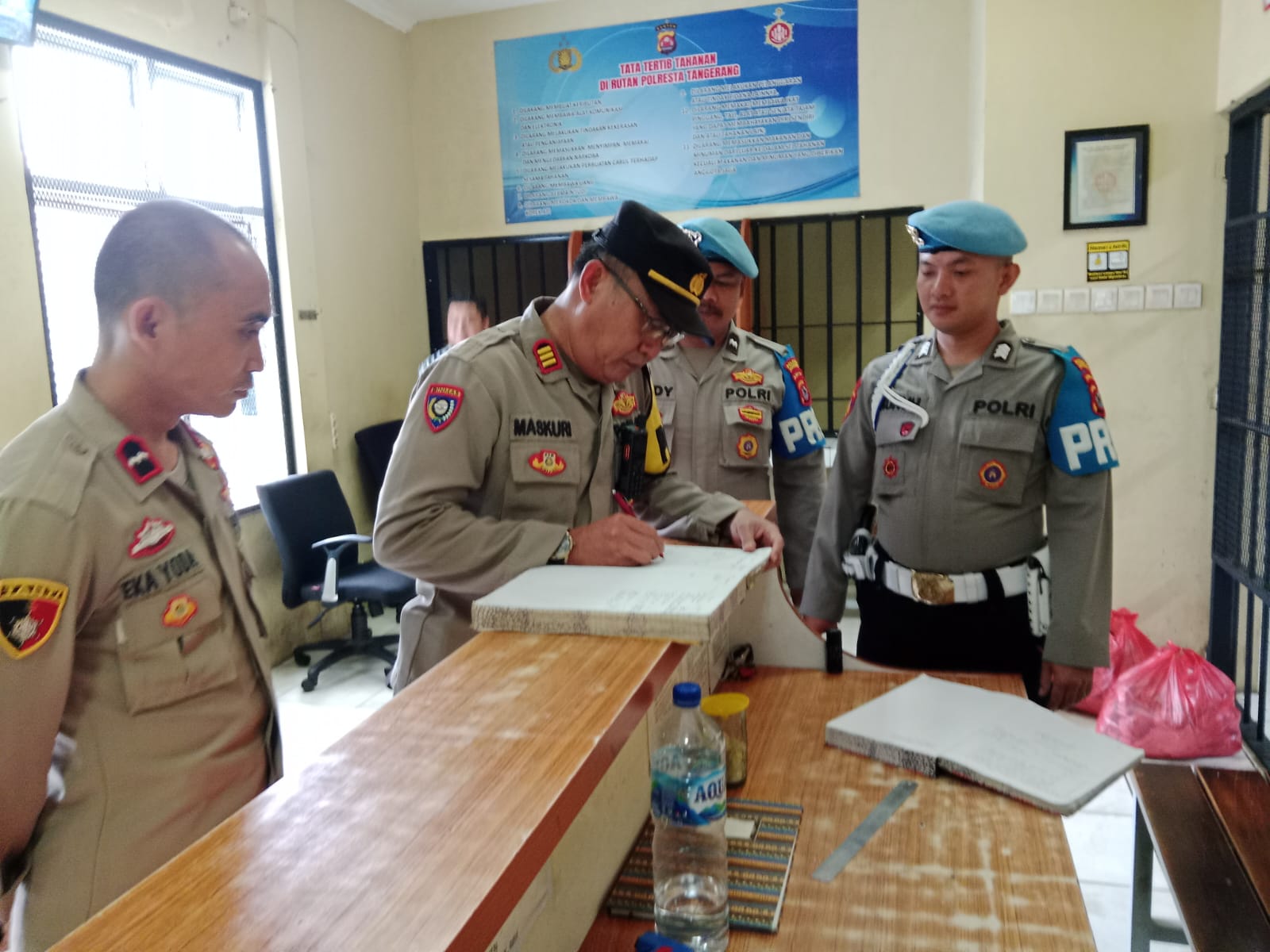 Wakasat Reskrim Sebagai Pawas Lakukan Pengecekan Tahanan di Polresta Tangerang