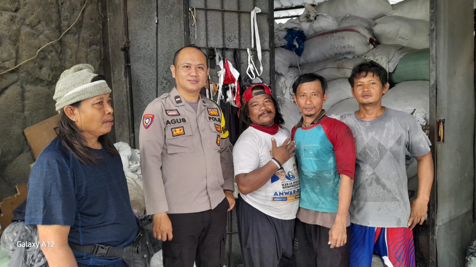 Bhabinkamtibmas Berikan Motivasi Kepada Warganya Yang Belum Punya Pekerjaan Tetap