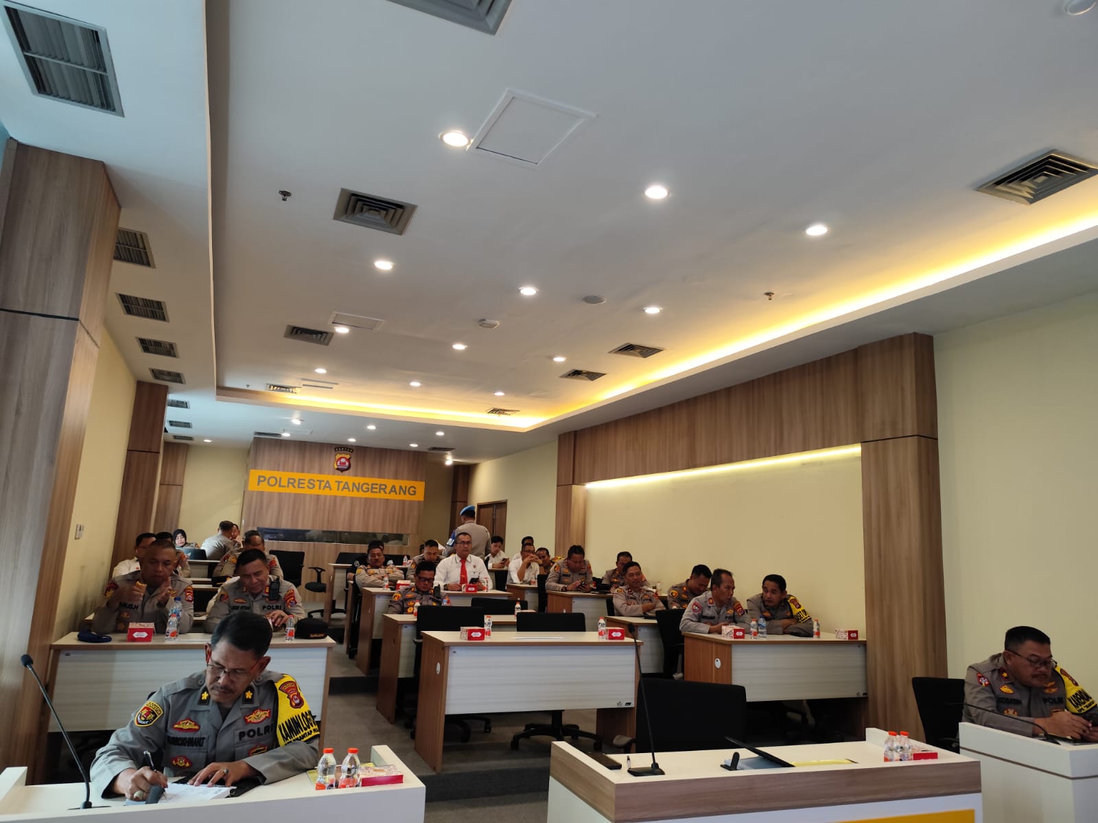 Wakasat Reskrim Polresta Tangerang Ikuti Zoom Meeting Arahan Kapolda Banten