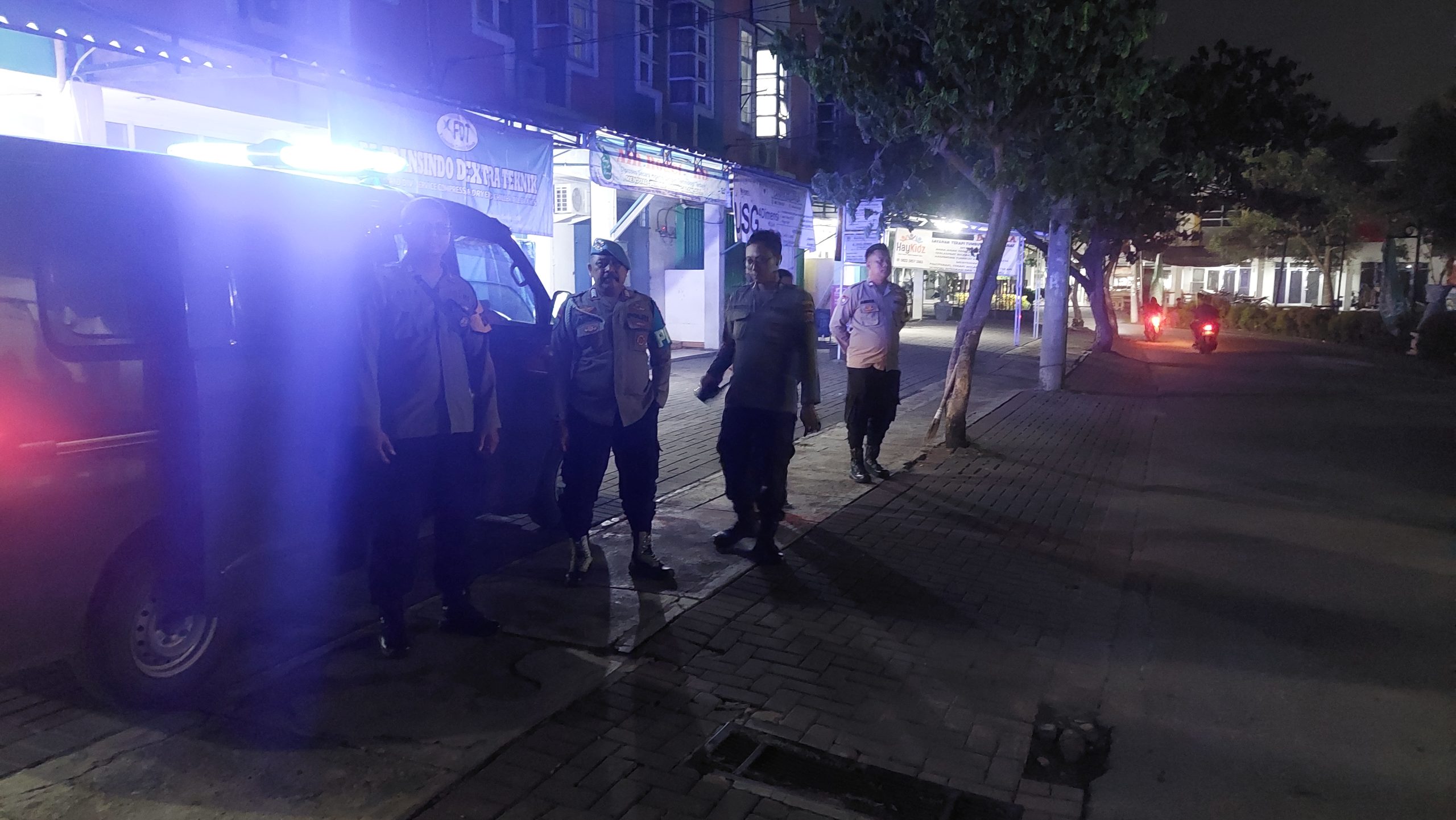 Patroli cipkon mobile personil piket fungsi polsek rajeg antisipasi gangguan kamtibmas