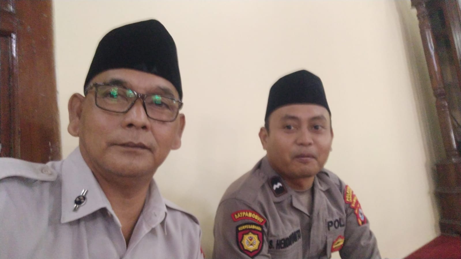 Anggota Sat Pam Obvit Melaksanakan Kegiatan Binrohtal Dimasjid Al latif