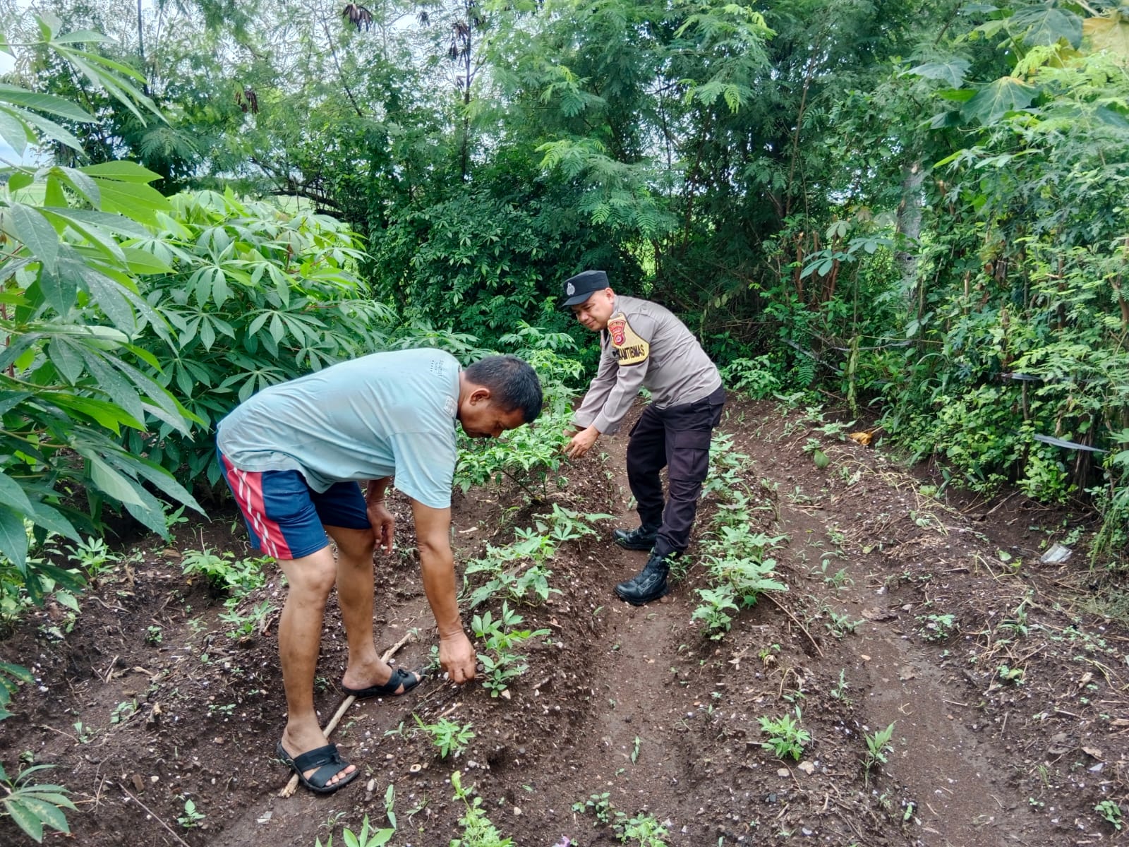 Bripka Fahrudin Bhabinkamtibmas Desa Kedung Dalam Sampaikan Pesan-pesan Kamtibmas