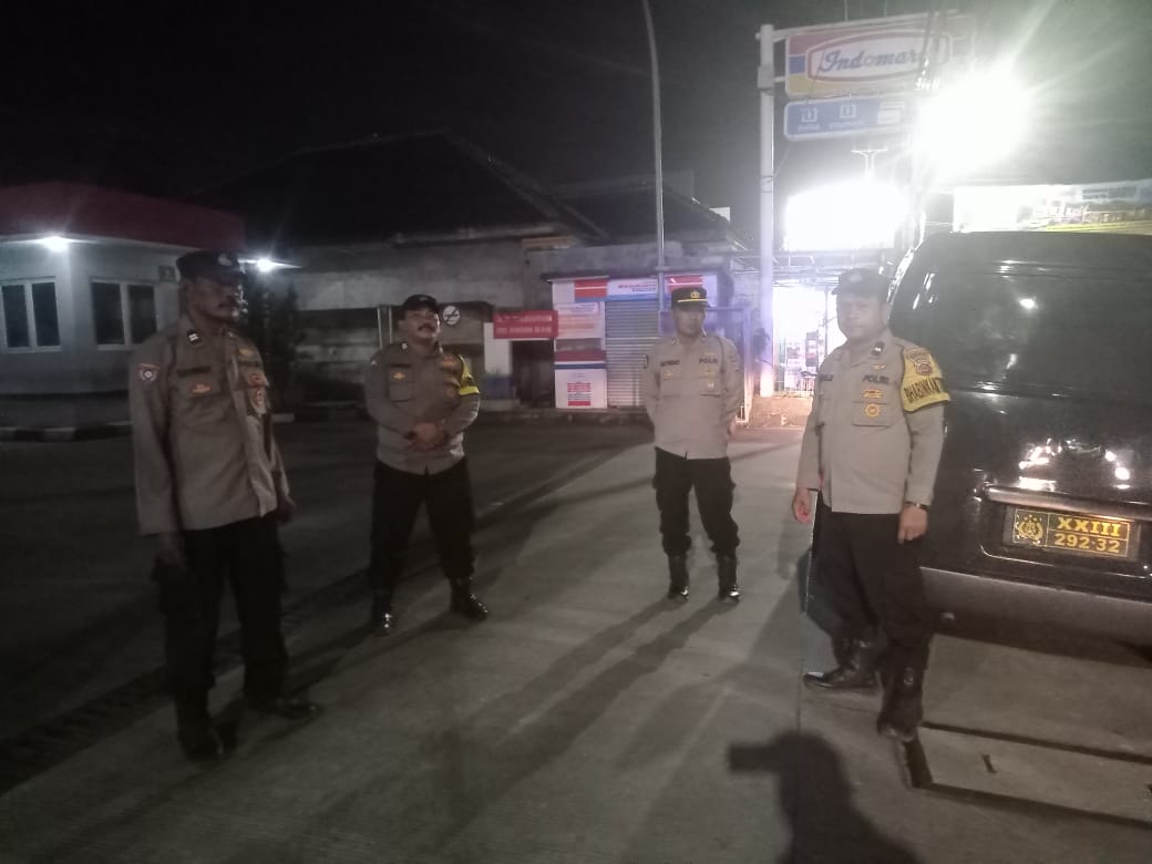 Kabupaten Tangerang – Dalam rangka cipta kondisi situasi Kamtibmas, Kepolisian Sektor Rajeg jajaran Polresta Tangerang Polda Banten menggelar Ops Cipta kondisi atau patroli Kegiatan Rutin Yang Ditingkatkan, di wilayah Kecamatan Rajeg Kabupaten Tangerang, Minggu (12/01/2025).