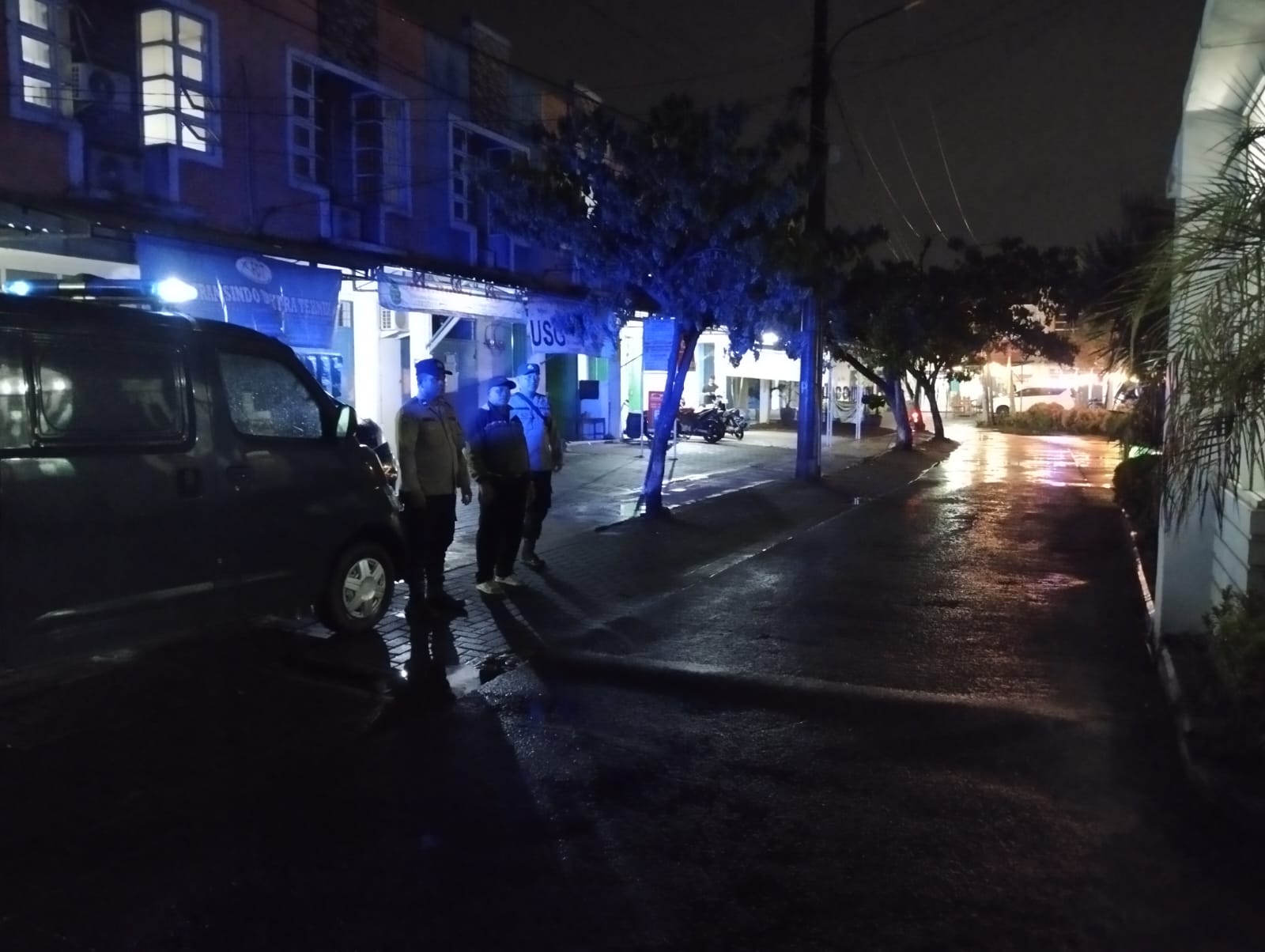 Kegiatan patroli cipkon mobile pada malam hari antisipasi gangguan kamtibmas