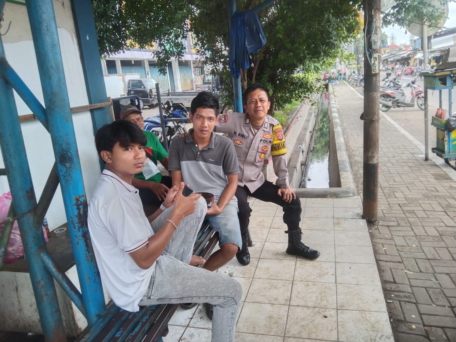 Bhabinkamtibmas Polsek Pasar Kemis Sambang DDS Himbau Dan Berikan Pesan Pesan Kamtibmas Ke Warga Binaan