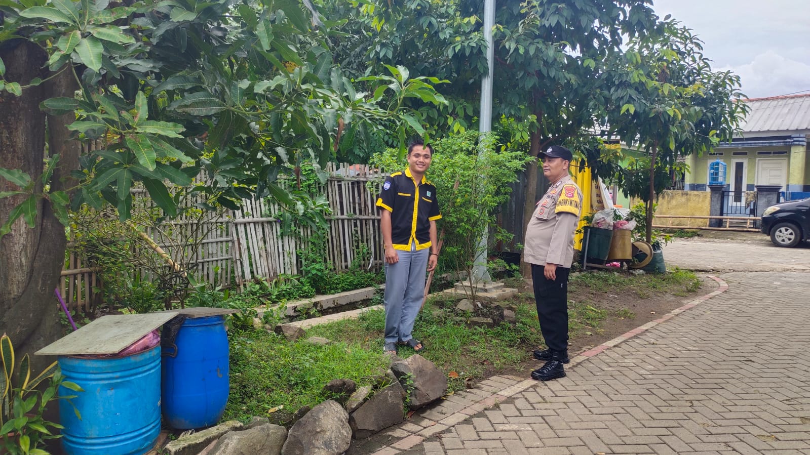 Dukung Ketahanan Pangan, Bripka Abdul Mujizat Ajak Warga Manfaatkan Lahan Pekarangan Rumah
