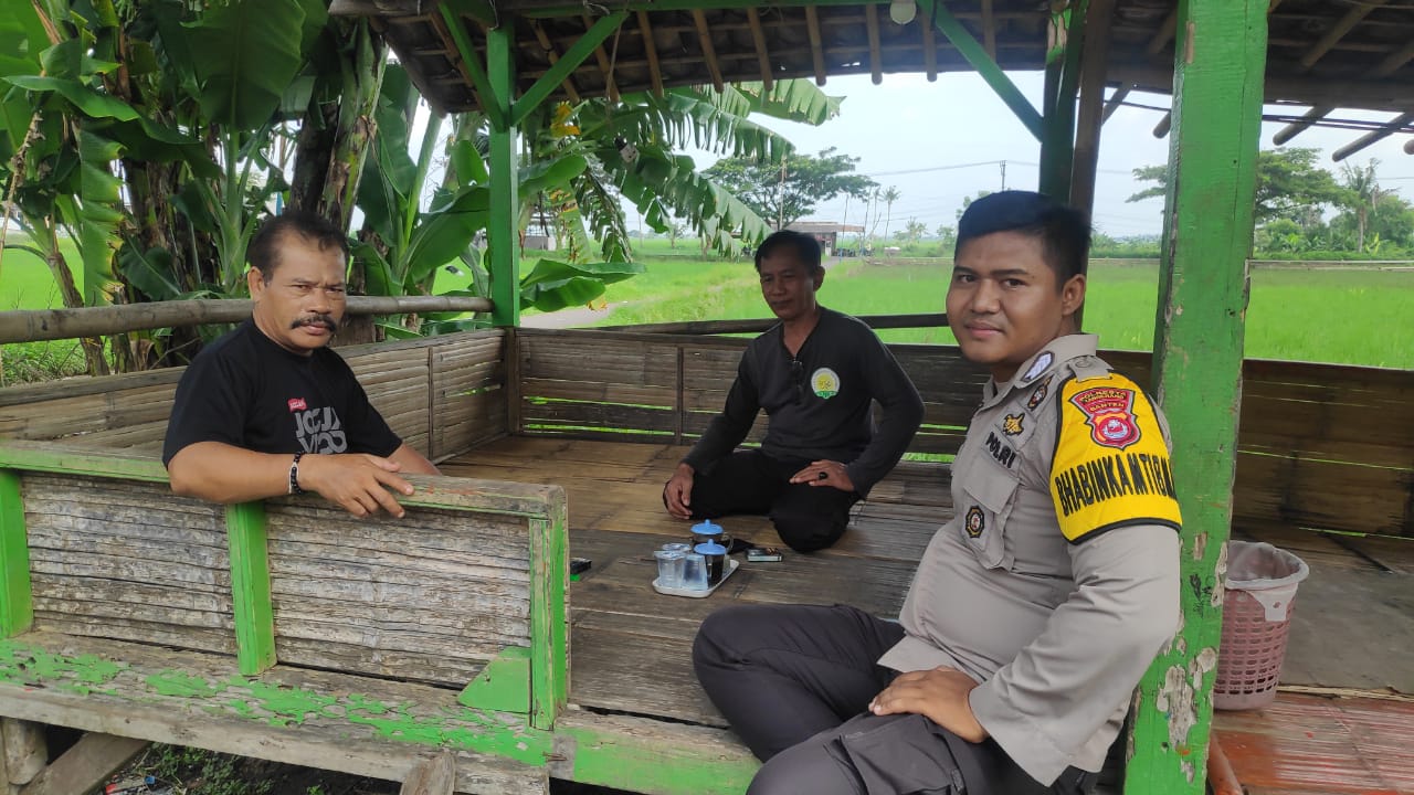 Kegiatan sambang bhabinkamtibmas polsek rajeg serap aspirasi masyarakat