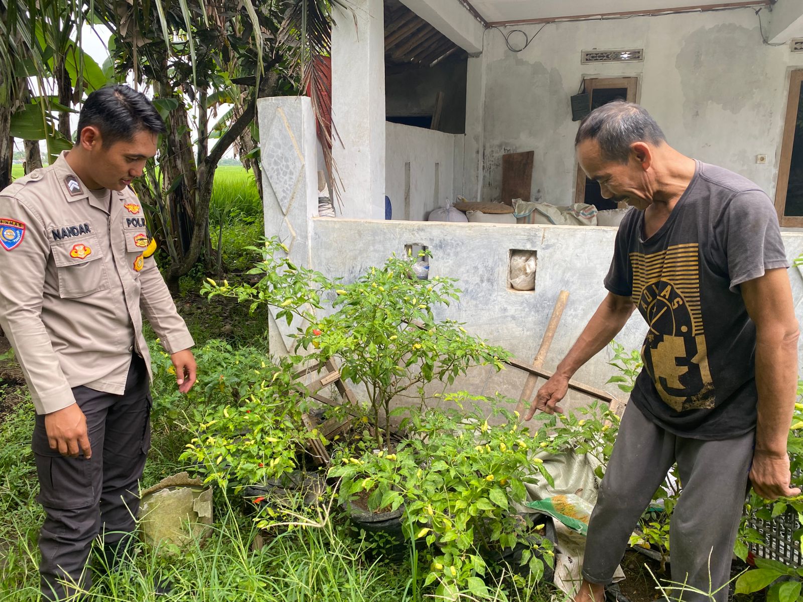 Briptu Nandar Bhabinkamtibmas Polsek Mauk Sampaikan Pesan-pesan Kamtibmas