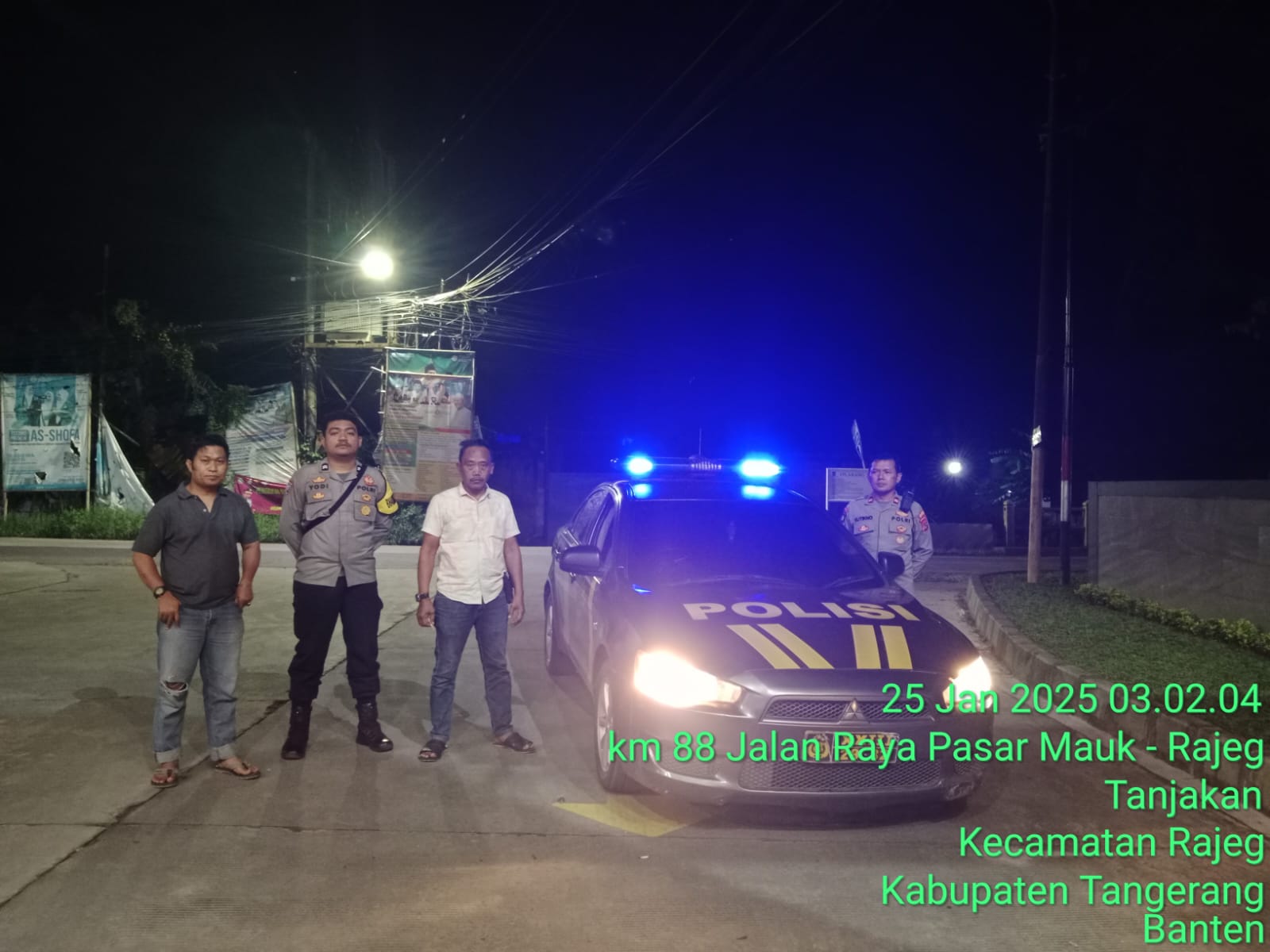 Antisipasi gangguan Kamtibmas,Polsek Rajeg tingkatkan patroli jelang subuh.