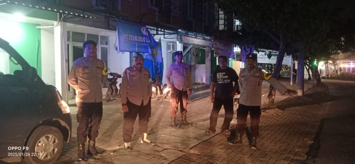 Kabupaten Tangerang – Dalam rangka cipta kondisi situasi Kamtibmas, Kepolisian Sektor Rajeg jajaran Polresta Tangerang Polda Banten menggelar Ops Cipta kondisi atau patroli Kegiatan Rutin Yang Ditingkatkan, di wilayah Kecamatan Rajeg Kabupaten Tangerang, Selasa 28 Januari 2025.