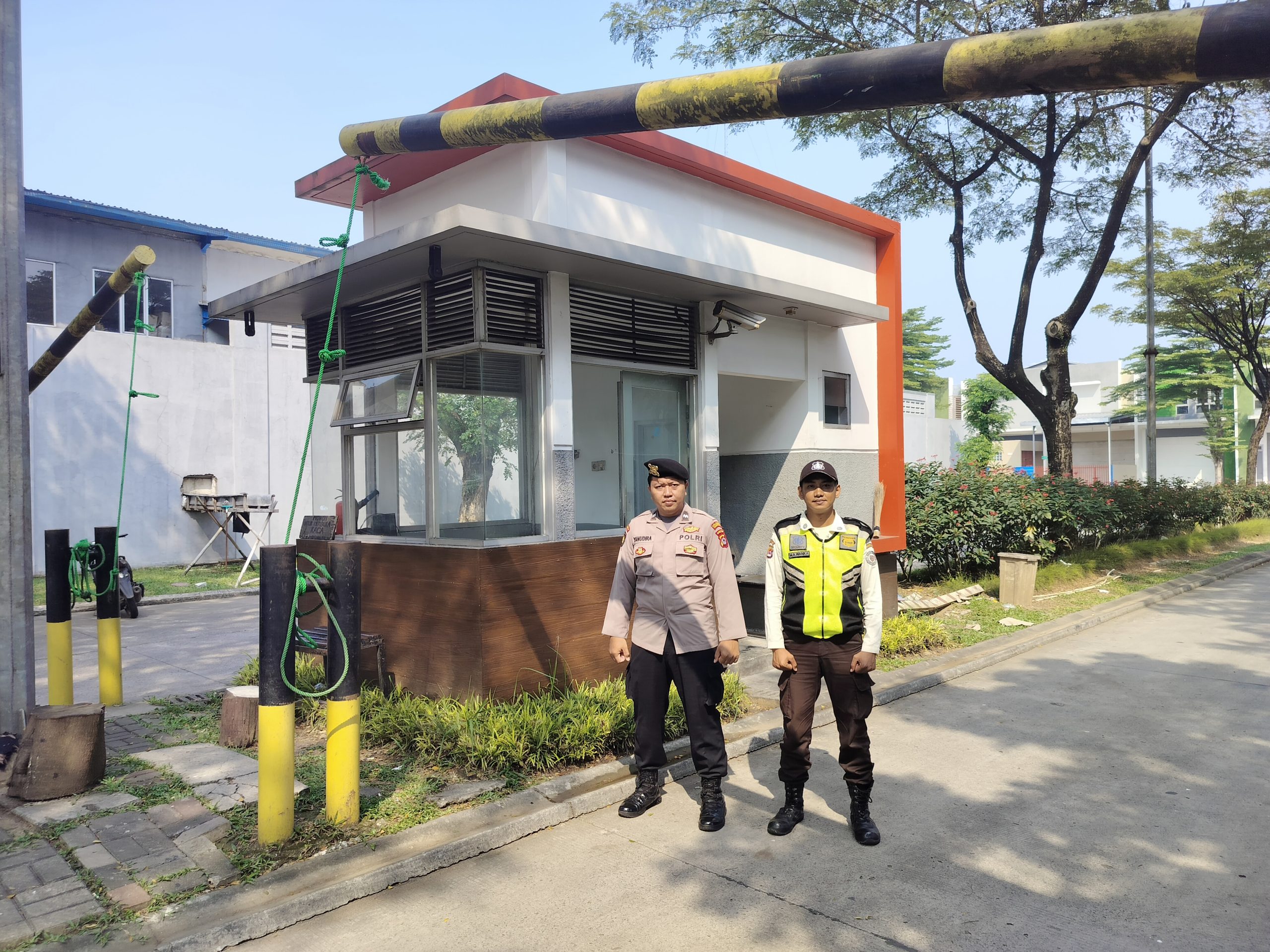 Personil Sat Pamobvit Polresta Tangerang melaksanakan kegiatan Patroli ke Kawasan Pergudangan Bizlink Kec. Cikupa