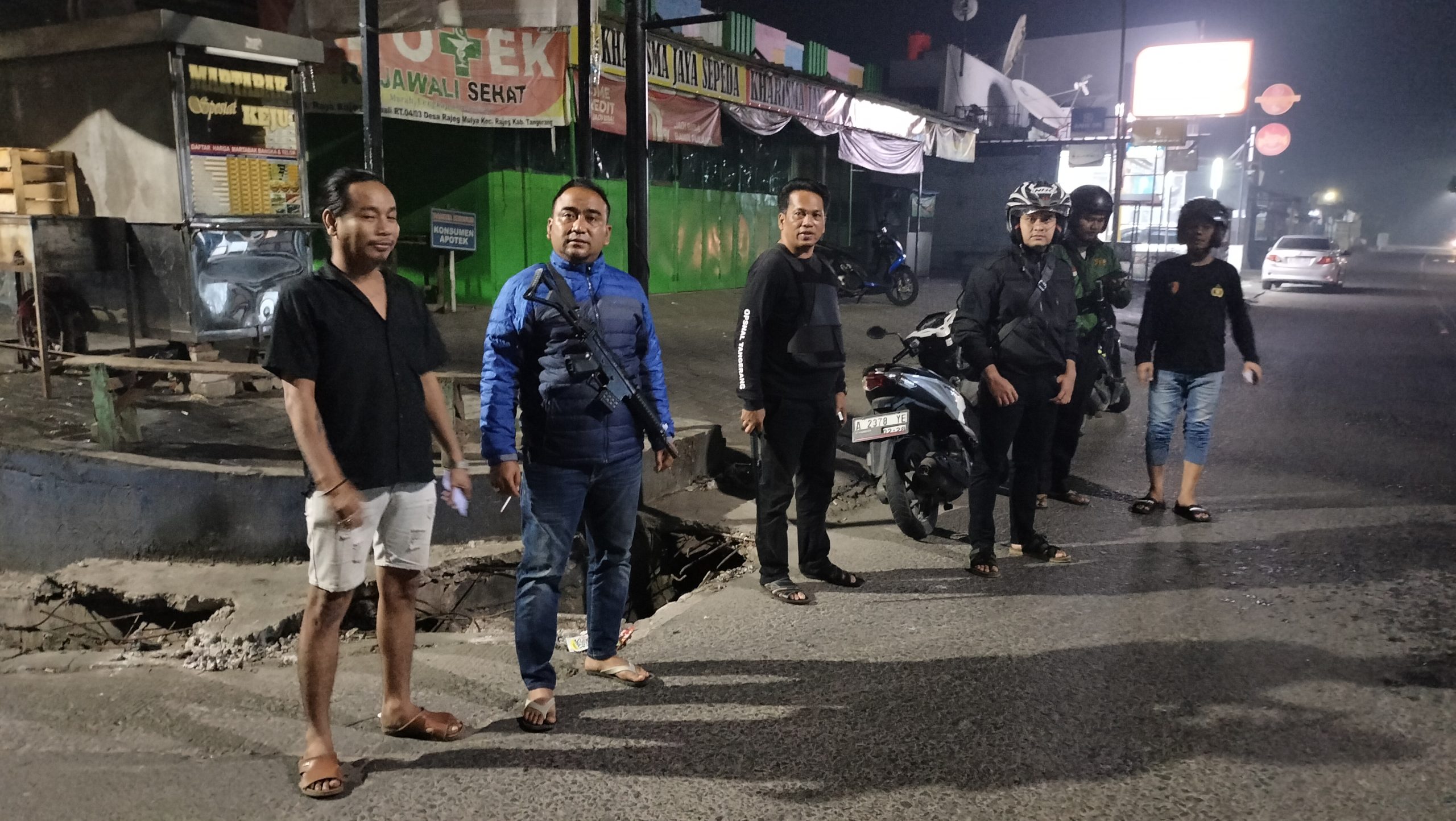 Kanit Reskrim Polsek Rajeg beserta anggota melaksanakan patroli mobile antisipasi kejahatan jalanan