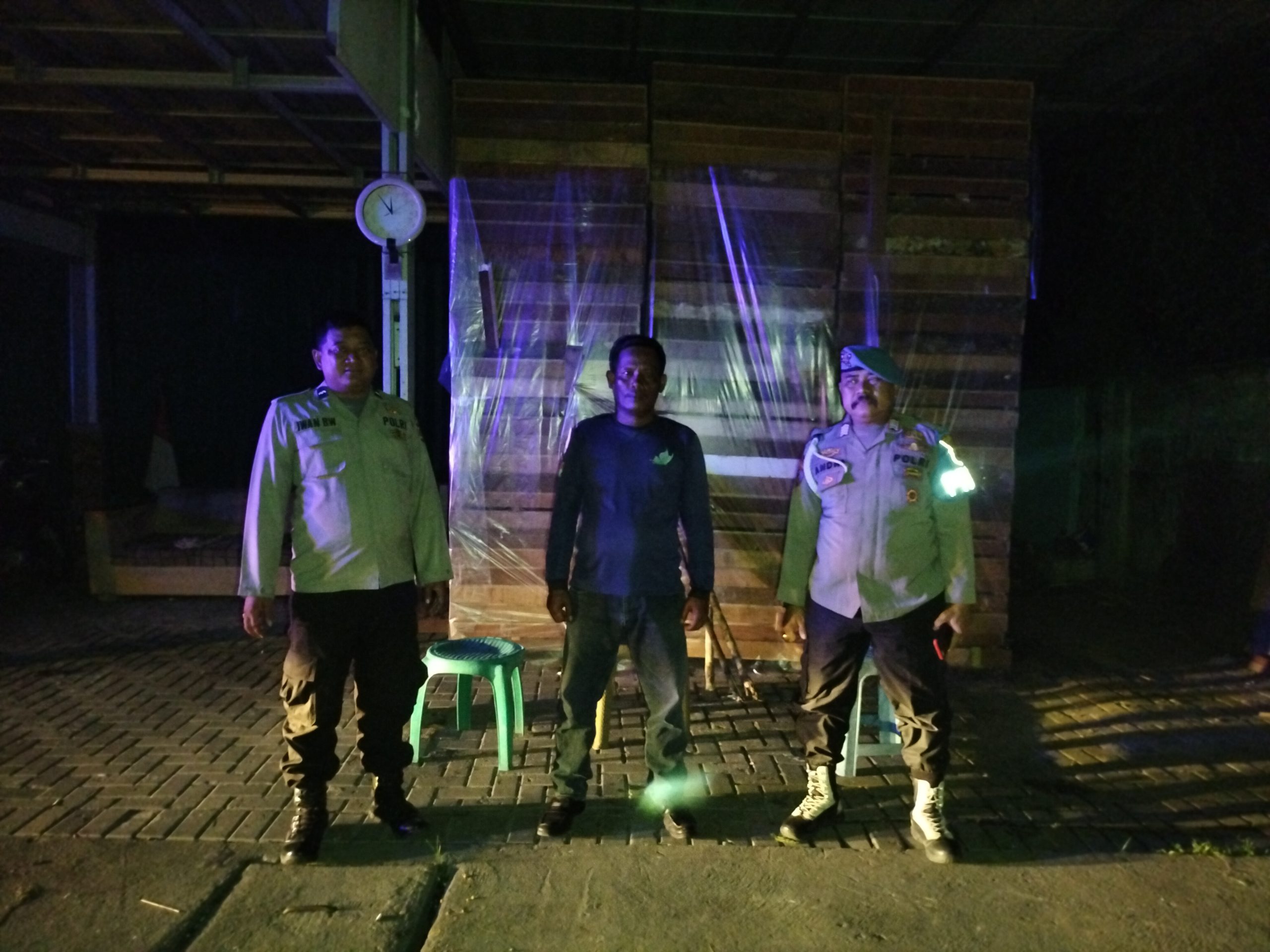Kabupaten Tangerang – Dalam rangka cipta kondisi situasi Kamtibmas, Kepolisian Sektor Rajeg jajaran Polresta Tangerang Polda Banten menggelar Ops Cipta kondisi atau patroli Kegiatan Rutin Yang Ditingkatkan, di wilayah Kecamatan Rajeg Kabupaten Tangerang, Sabtu 25 Januari 2025