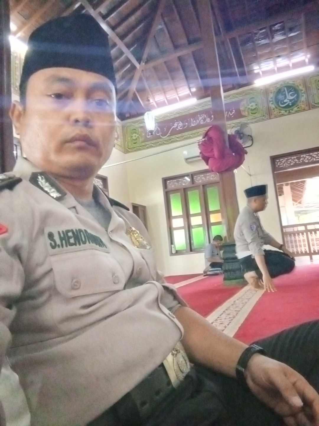 Anggota Sat Pam Obvit Melaksanakan Kegiatan Binrohtal Dimasjid Al latif