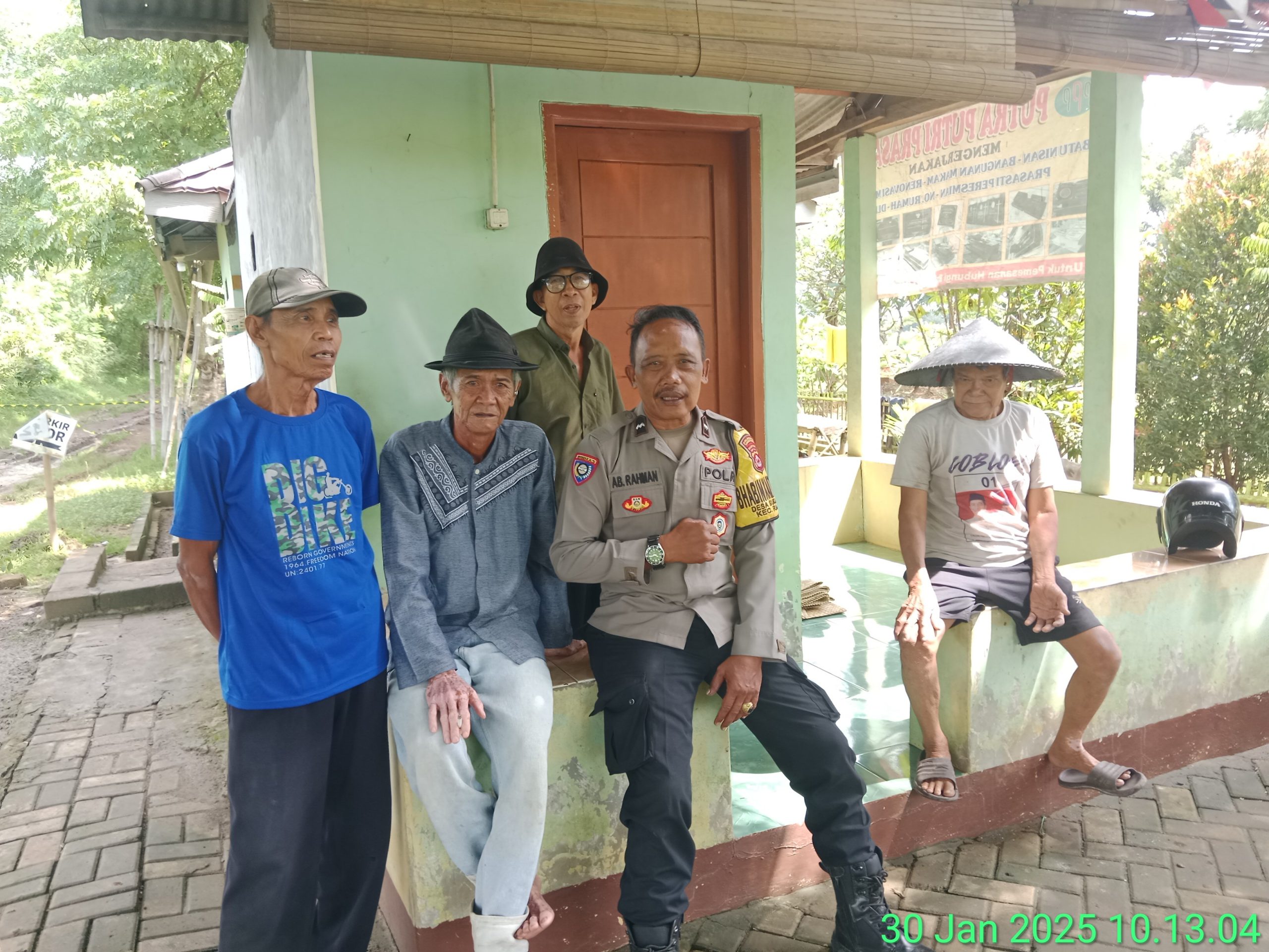 Bhabinkamtibmas polsek Rajeg Desa Sukasari melaksanakan kegiatan Sambang dan himbauan kamtibmas kepada warga binaan