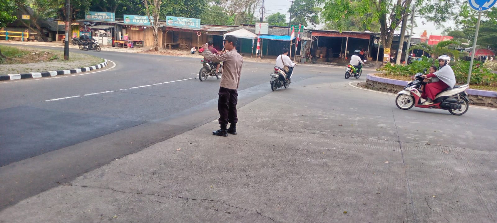 Strong Point anggota siwas Antisipasi Kepadatan Arus Lalulintas