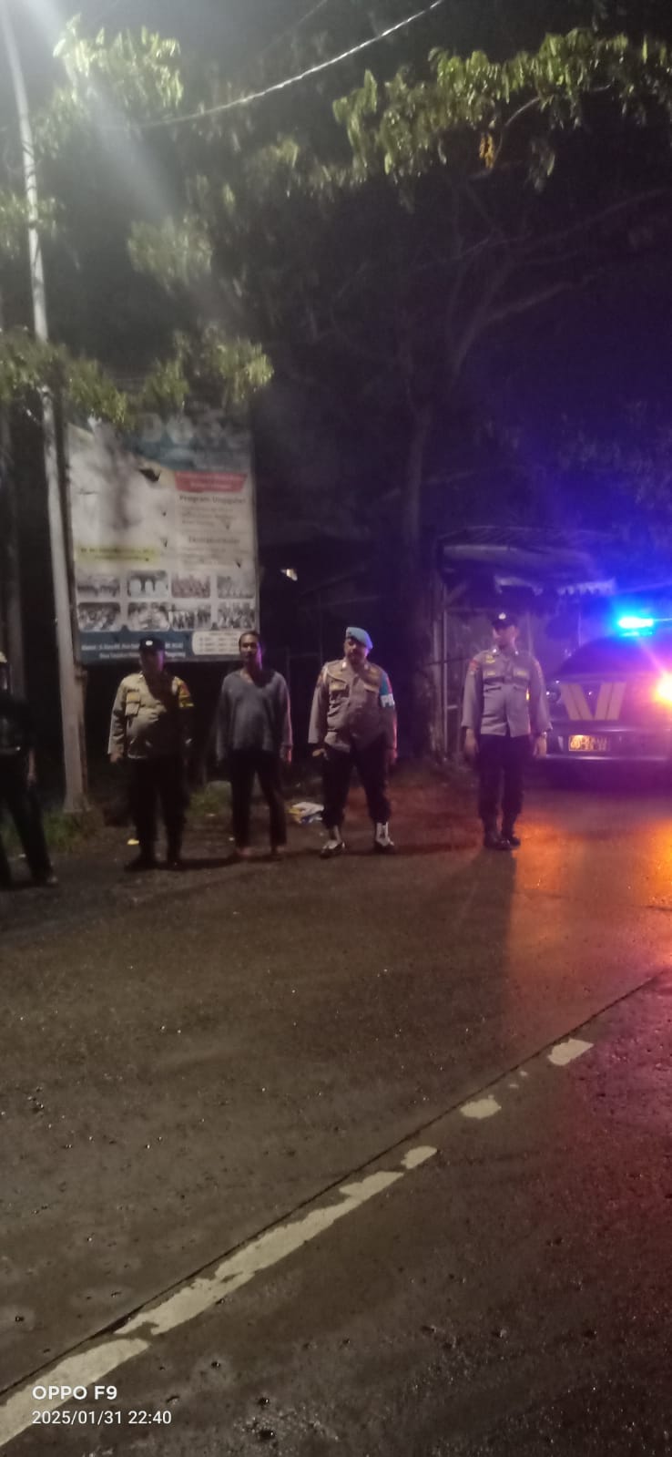 Kabupaten Tangerang – Dalam rangka cipta kondisi situasi Kamtibmas, Kepolisian Sektor Rajeg jajaran Polresta Tangerang Polda Banten menggelar Ops Cipta kondisi atau patroli Kegiatan Rutin Yang Ditingkatkan, di wilayah Kecamatan Rajeg Kabupaten Tangerang, Sabtu 01 Februari 2025
