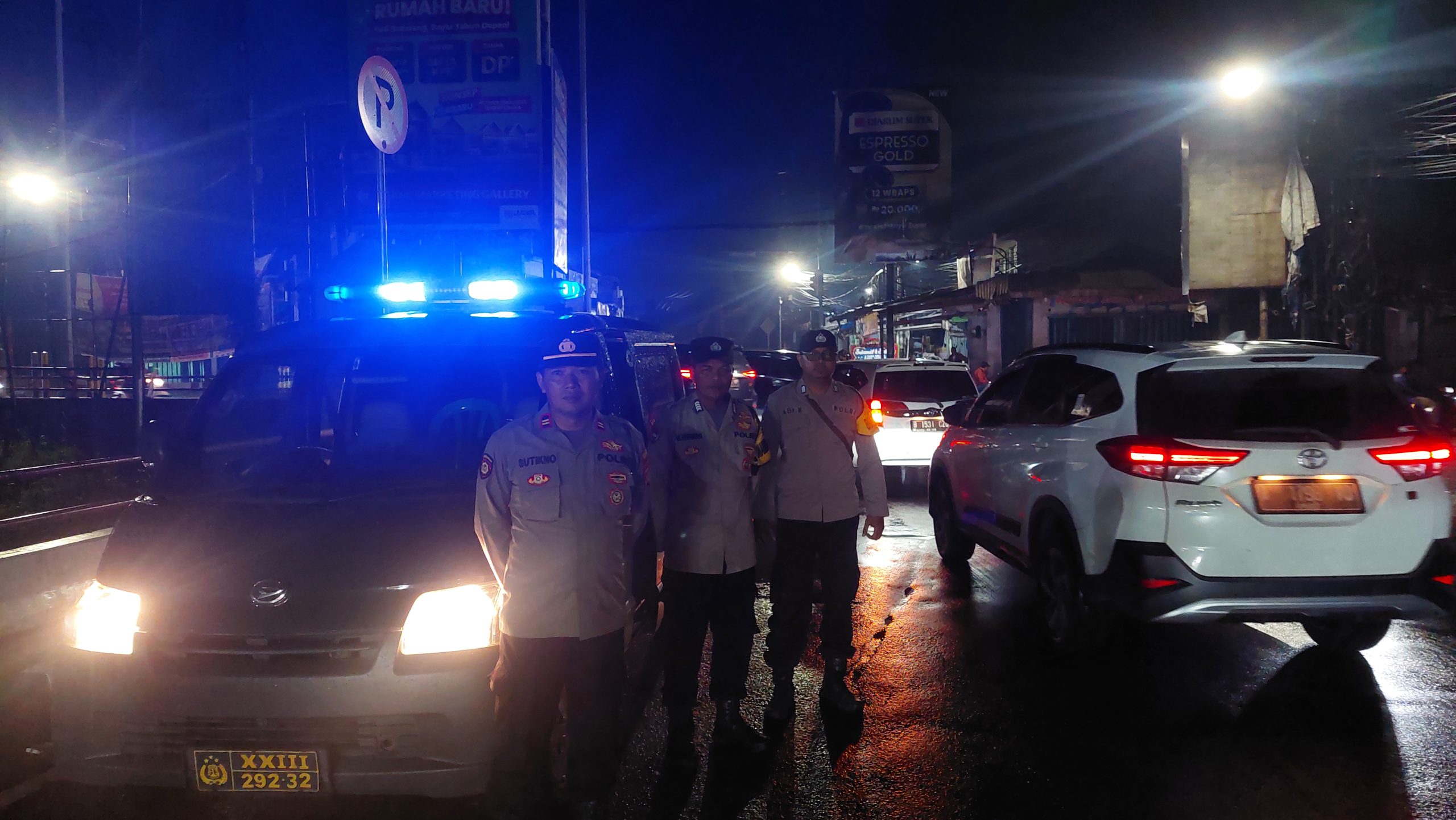 Kabupaten Tangerang – Dalam rangka cipta kondisi situasi Kamtibmas, Kepolisian Sektor Rajeg jajaran Polresta Tangerang Polda Banten menggelar Ops Cipta kondisi atau patroli Kegiatan Rutin Yang Ditingkatkan, di wilayah Kecamatan Rajeg Kabupaten Tangerang, Sabtu 22 Maret 2025.