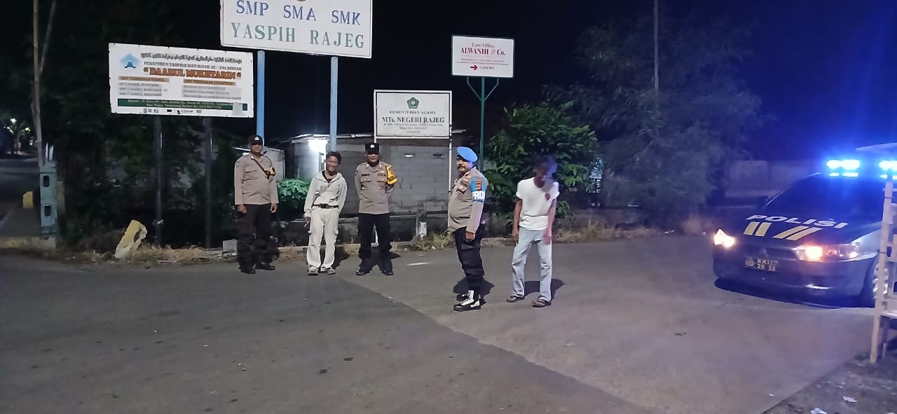 Cipkon patroli mobile polsek rajeg pada malam hari