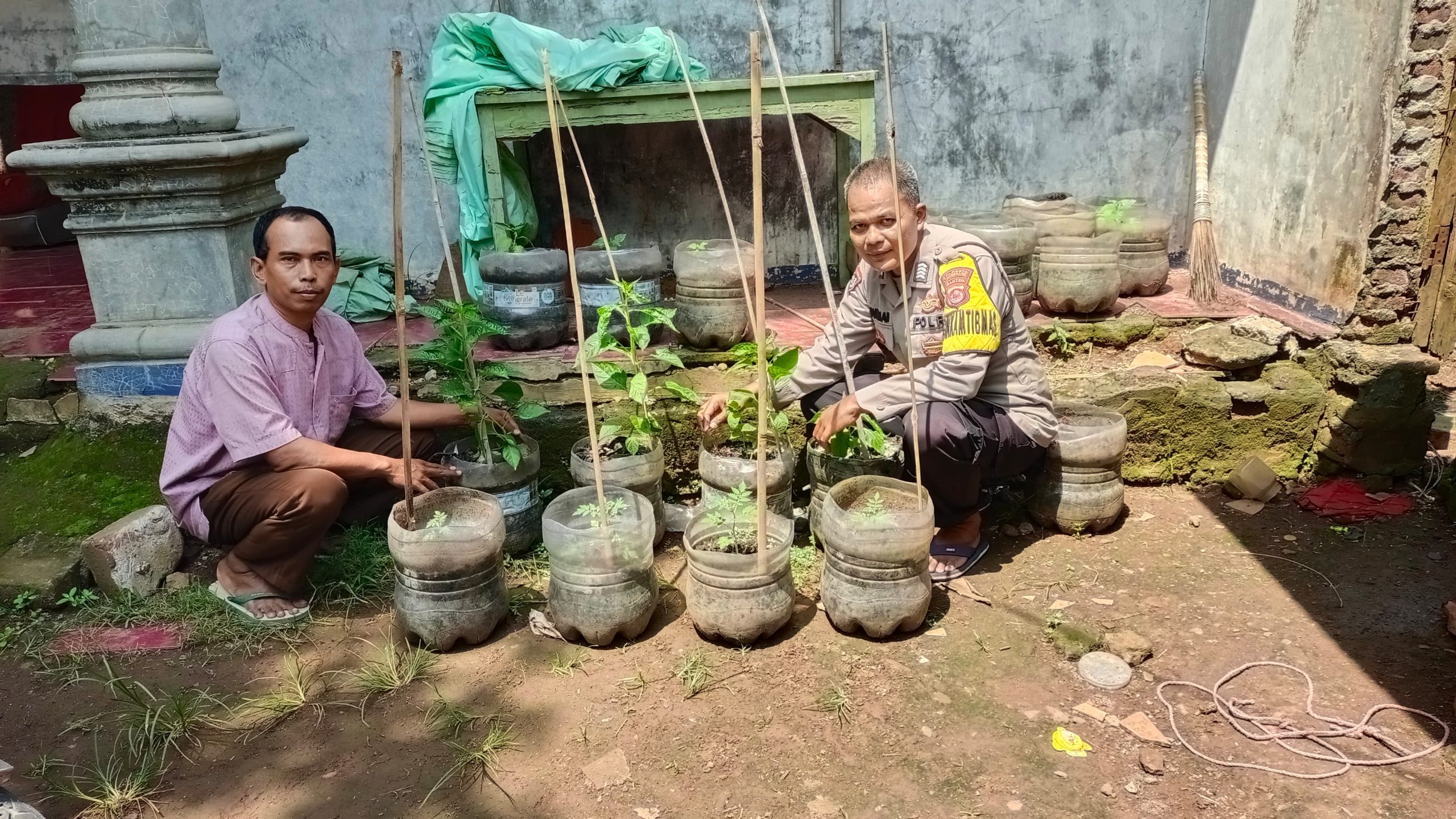 Dalam mendukung program Ketahanan Pangan Polsek Rajeg Polresta Tangerang Gelar Program Kapolda Banten Poliran dan Pendataan Pekarangan Lestari di Kecamatan Rajeg