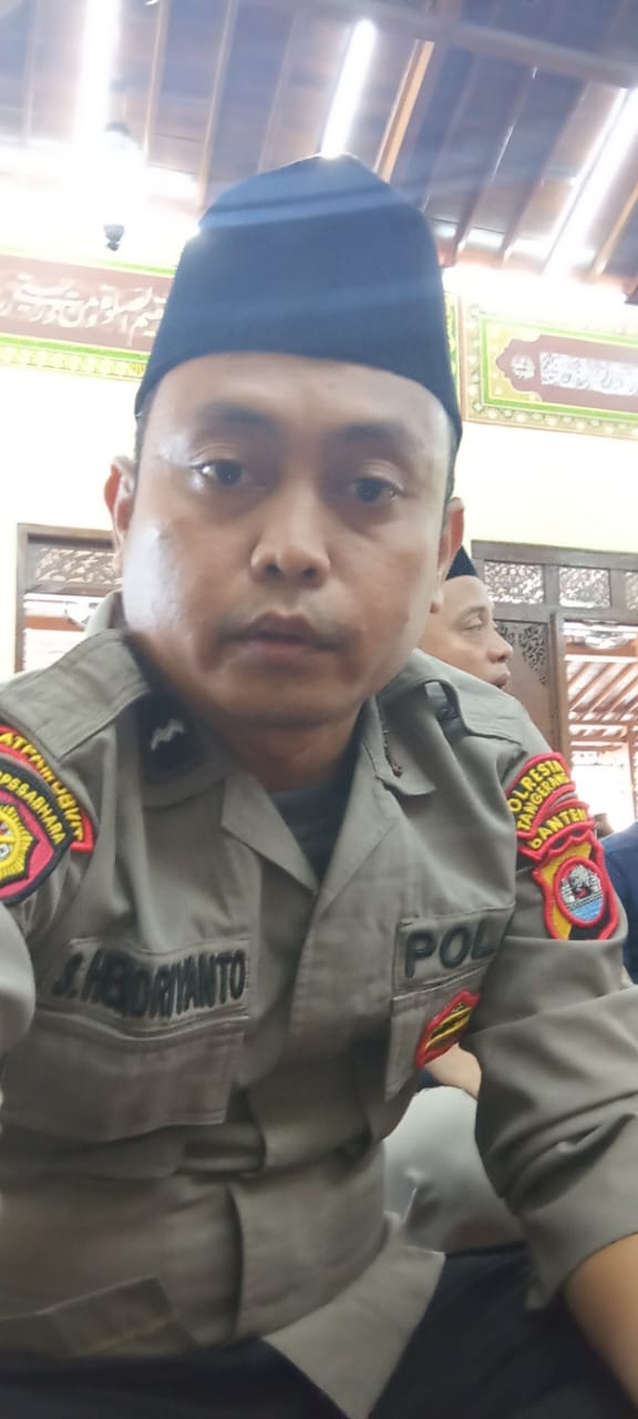 Anggota Sat Pam Obvit Melaksanakan Kegiatan Binrohtal Dimasjid Al latif