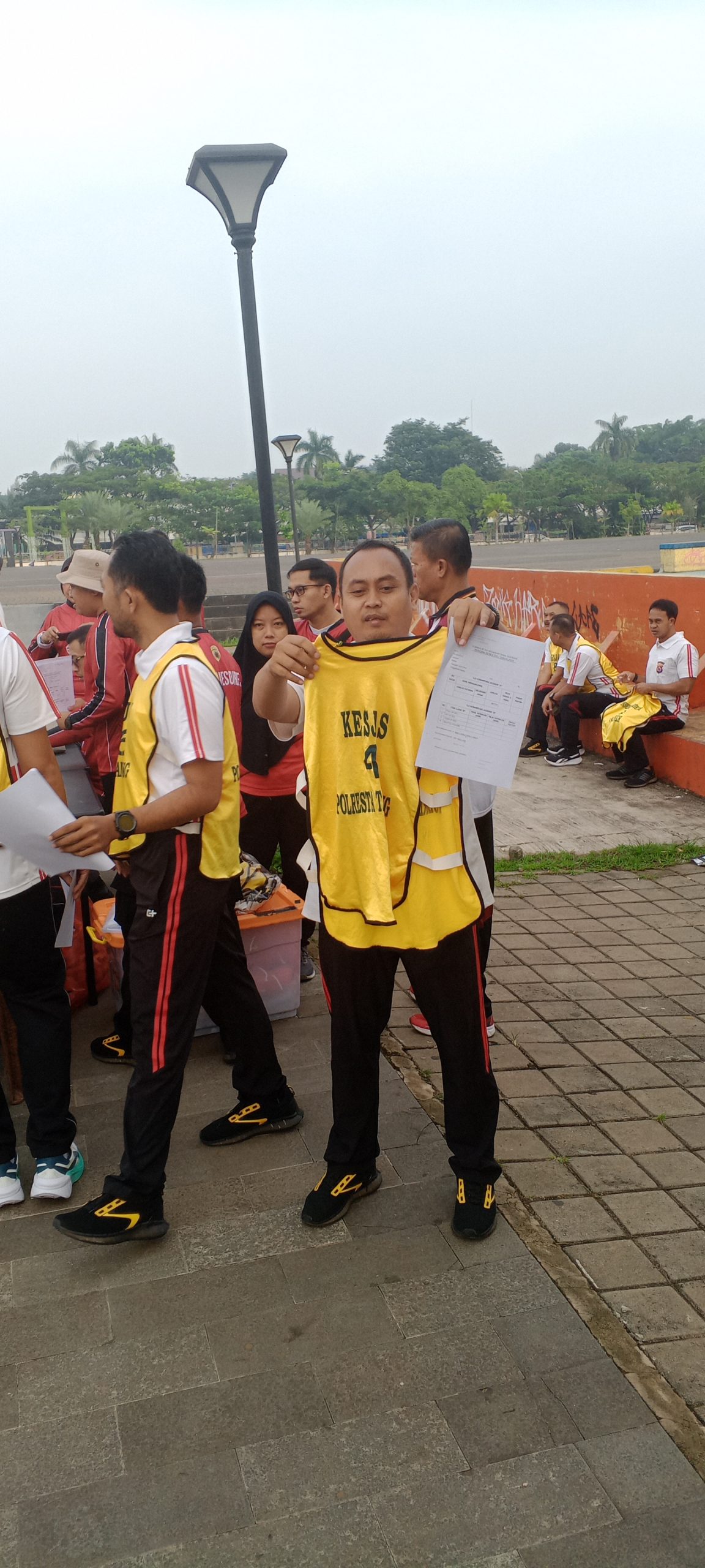 Anggota Sat Pamobvit Polresta Tangerang melaksanakan kegiatan SamJas