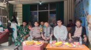 Bhabinkamtibmas Polsek Tigaraksa Hadiri Santunan Anak Yatim dan Muharaman di Yayasan Karya Amal Mulia Indonesia  Tangerang – Dalam rangka mempererat hubungan kemitraan dengan masyarakat serta mendukung kegiatan sosial keagamaan, Bhabinkamtibmas Polsek Tigaraksa Polresta Tangerang, Bripka Giri, menghadiri kegiatan Santunan Anak Yatim dan Muharaman yang diselenggarakan oleh Yayasan Karya Amal Mulia Indonesia, pada Minggu, 28 Juni 2026, bertempat di Kantor Yayasan Karya Amal Mulia Indonesia, Perum Sudirman Blok A, Kecamatan Tigaraksa, Kabupaten Tangerang.  Kegiatan tersebut dihadiri oleh Widodo selaku Ketua Yayasan Karya Amal Mulia Indonesia, Bripka Giri selaku Bhabinkamtibmas Polsek Tigaraksa, Serka Ramdan selaku Babinsa, serta para tokoh agama, tokoh masyarakat, dan sekitar 70 anak yatim yang menjadi penerima santunan.  Acara berlangsung dengan penuh kehangatan dan kebersamaan. Selain pemberian santunan kepada anak-anak yatim, kegiatan Muharaman juga menjadi momentum untuk mempererat tali silaturahmi antara yayasan, aparat pemerintah, aparat keamanan, tokoh agama, dan masyarakat dalam semangat kepedulian sosial.  Kehadiran Bripka Giri dalam kegiatan tersebut merupakan bentuk nyata dukungan Polsek Tigaraksa terhadap kegiatan kemasyarakatan yang memberikan manfaat bagi warga. Melalui kehadiran Bhabinkamtibmas, Polri terus berupaya membangun komunikasi yang harmonis serta menjalin kedekatan dengan seluruh elemen masyarakat.  Dari pelaksanaan kegiatan tersebut, tercipta sinergitas dan komunikasi yang baik antara kepolisian, pemerintah, tokoh agama, tokoh masyarakat, serta pengurus yayasan. Kondisi ini diharapkan semakin memperkuat kerja sama dalam menjaga keamanan dan ketertiban masyarakat sehingga situasi kamtibmas di wilayah hukum Polsek Tigaraksa tetap aman, damai, dan kondusif.  Polsek Tigaraksa berkomitmen untuk terus hadir di tengah masyarakat, tidak hanya dalam menjalankan tugas pemeliharaan keamanan dan ketertiban, tetapi juga mendukung kegiatan sosial dan keagamaan sebagai wujud Polri yang Presisi,