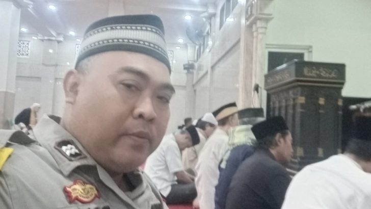 Program Suling Kapolda Banten, Bhabinkamtibmas Polsek Cikupa Pererat Silaturahmi dengan Warga Lewat Salat Subuh Berjamaah