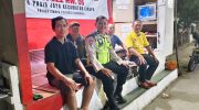 Bhabinkamtibmas Desa Pasir Jaya Sambangi Pos Kamling, Perkuat Sinergi Warga Jaga Keamanan Lingkunga