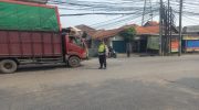 Polsek Pasar Kemis Laksanakan Pengaturan Lalu Lintas Pagi, Wujudkan Kamseltibcar Lantas di Jam Sibuk