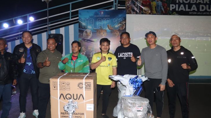 Ratusan Warga, TNI, hingga Ojol Nobar Semifinal Piala Dunia di Polresta Tangerang, Doorprize Buat*Rt Suasana Makin Seru*