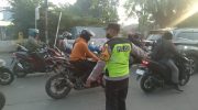 Polisi Hadir Sejak Pagi, Polsek Pasar Kemis Pastikan Arus Lalu Lintas Tetap Lancar