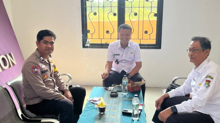 Bhabinkamtibmas Polsek Pasar Kemis Pererat Sinergi dengan Pemerintah Desa melalui Sambang DDS di Sindang Panon