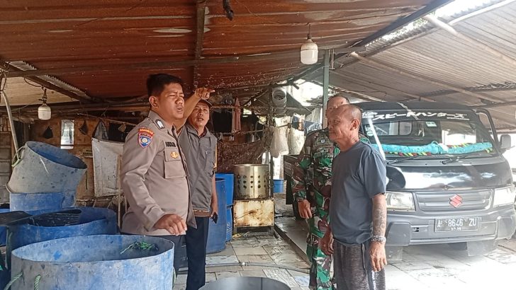Tiga Pilar Kelurahan Kutabumi Perkuat Sinergi Kamtibmas Lewat Sambang Pelaku Usaha di Pasar Kemis
