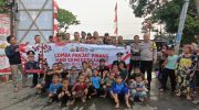 Panjat Pinang Polsek Pasar Kemis Meriah, Polisi dan Warga Kompak Rayakan Kemerdekaan