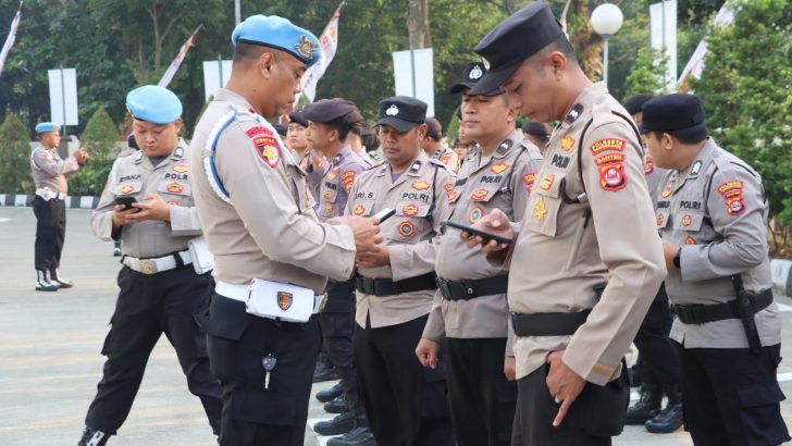 Sipropam Polresta Tangerang Cek HP Personel Terkait Judi Online Usai Upacara Hari Juang Polri