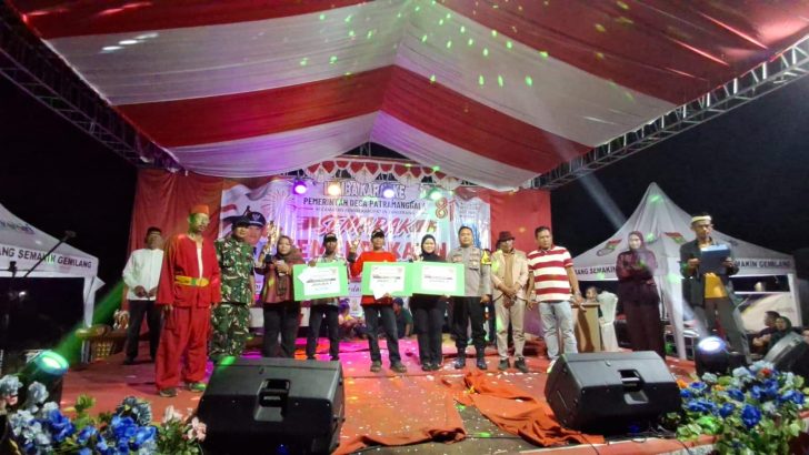 Sinergi TNI-Polri, Bhabinkamtibmas dan Babinsa Desa Patramanggala Hadiri Lomba Karaoke dan Pengumuman Pemenang HUT RI ke-81
