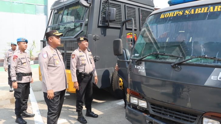 Pastikan Sarpras Efektif, Kapolresta Tangerang Cek Rantis dan Alat Komunikasi
