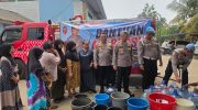 Polresta Tangerang Salurkan Bantuan Air Bersih ke Suka Asih Pasar Kemis