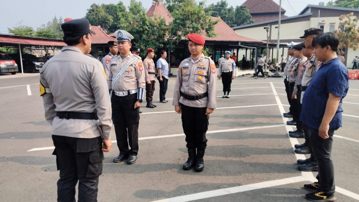 Sipropam Kawal Serah Terima Piket, Pastikan Kesiapan Personel