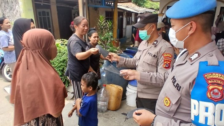 Sipropam Peduli Kesehatan Warga di Tengah Abu Vulkanik