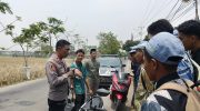 Personel Polsek Mauk Laksanakan Commander Wish Kapolresta Tangerang Melalui Program “Babacakan” di Jalan Raya Tanjung Kait