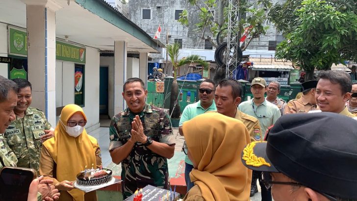 Perkuat Sinergitas TNI-Polri, Forkopimcam Mauk Sambangi Koramil 09/Mauk Berikan Kejutan HUT ke-81 TNI