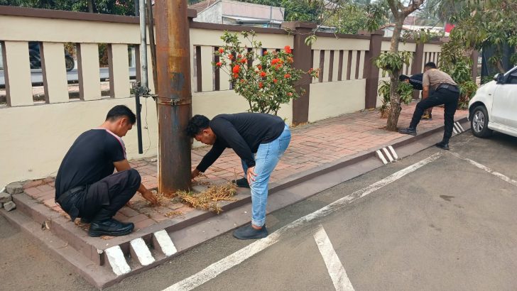 Wujudkan Lingkungan Bersih dan Nyaman, Polsek Mauk Gelar Kurve Bersama