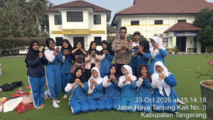 Sambangi Siswa SMAN 2 Kab. Tangerang di Halaman Kec. Mauk, Kapolsek Mauk Tegaskan Program “Poldik”